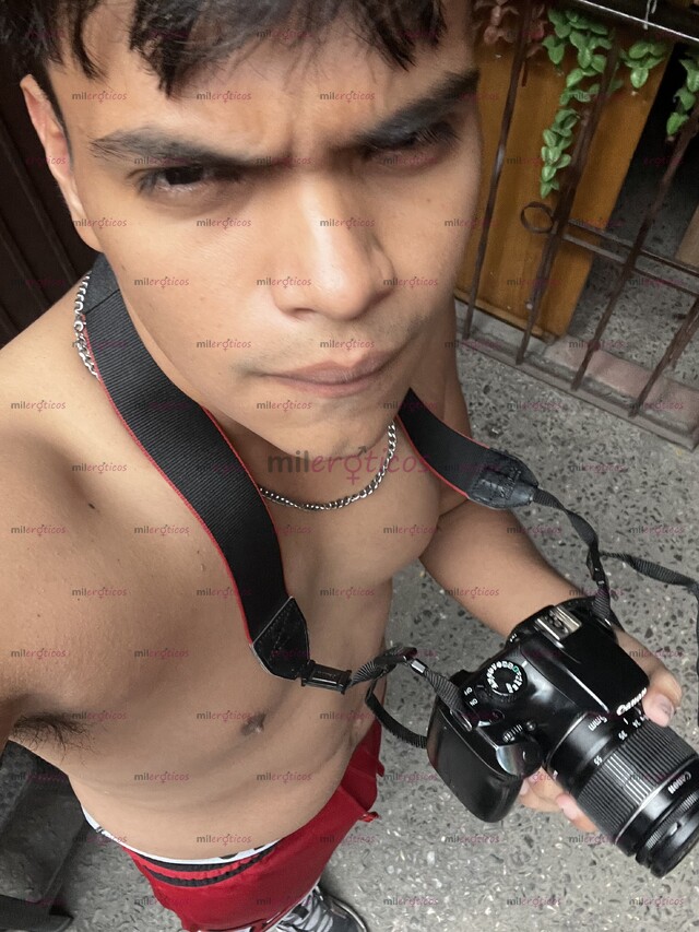 FOTOS DE JOVEN MASAJISTA 21 AÑOS DISPONIBLE S L. RELÁJATE Y DISFRUTA UN RICO MASAJE.