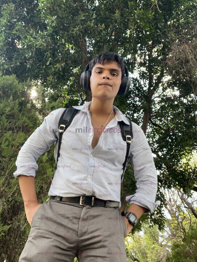 FOTOS DE JOVEN MASAJISTA 21 AÑOS DISPONIBLE S L. RELÁJATE Y DISFRUTA UN RICO MASAJE.