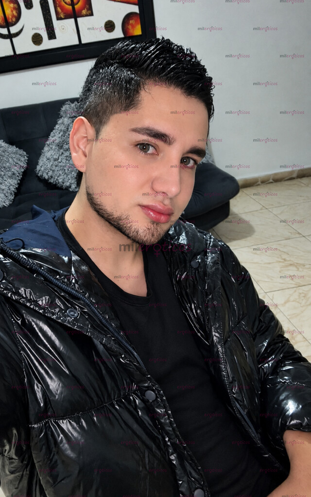 FOTOS DE CHICO SERIO CON LUGAR PRIVADO ROL VERSATIL FOTOS REALES