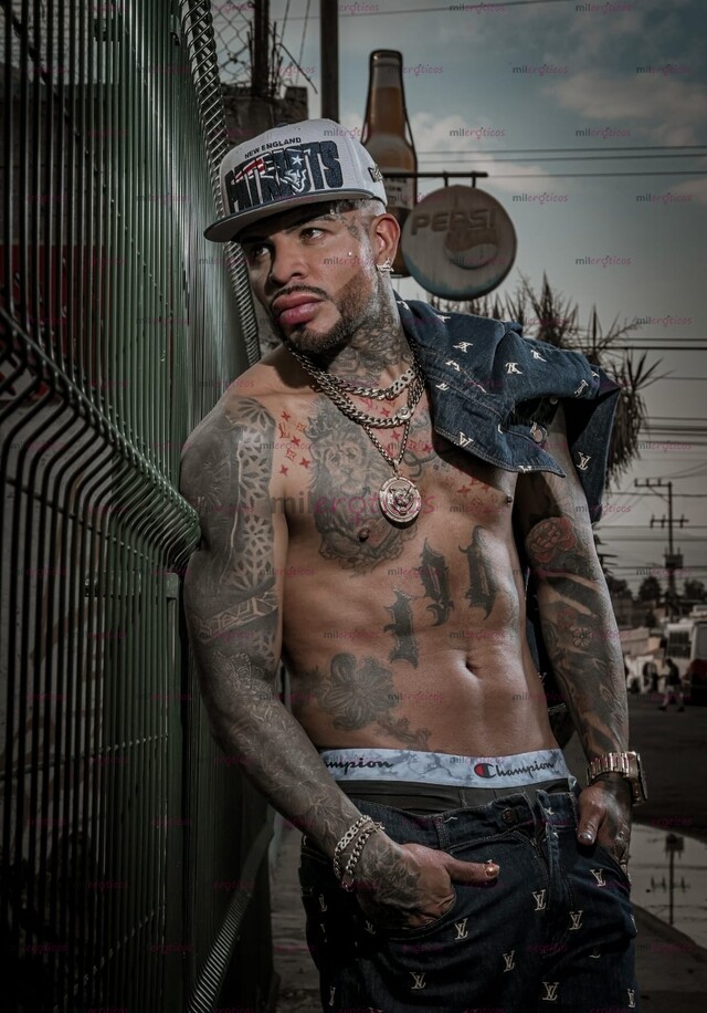 FOTOS DE MULATO TATUADO DOMINICANO EN CDMX CORTA TEMPORADA