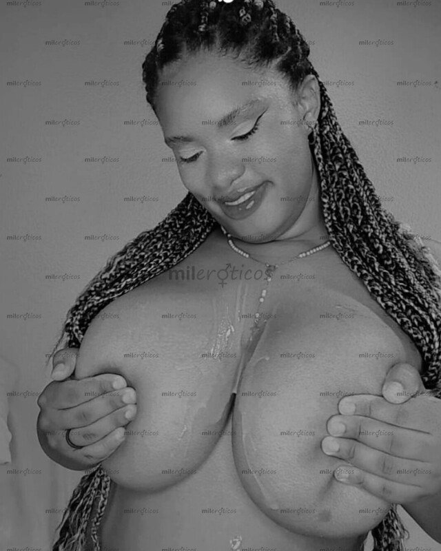FOTOS DE NEGRA CON MUCHAS GANAS DE VERGA PARTEME MI ENORME CULO SUPERCLITORIS PARA TI BB
