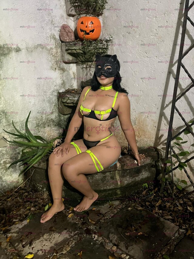FOTOS DE MORENITA Y DELGADITA CON CURVAS DE INFARTO QUE NO PODRÁS RESISTIR.
