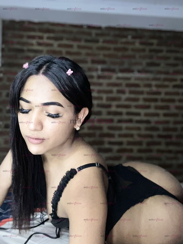 FOTOS DE UNA MORENITA CULONA IRRESISTIBLE Y MAMADORA DE VERGA