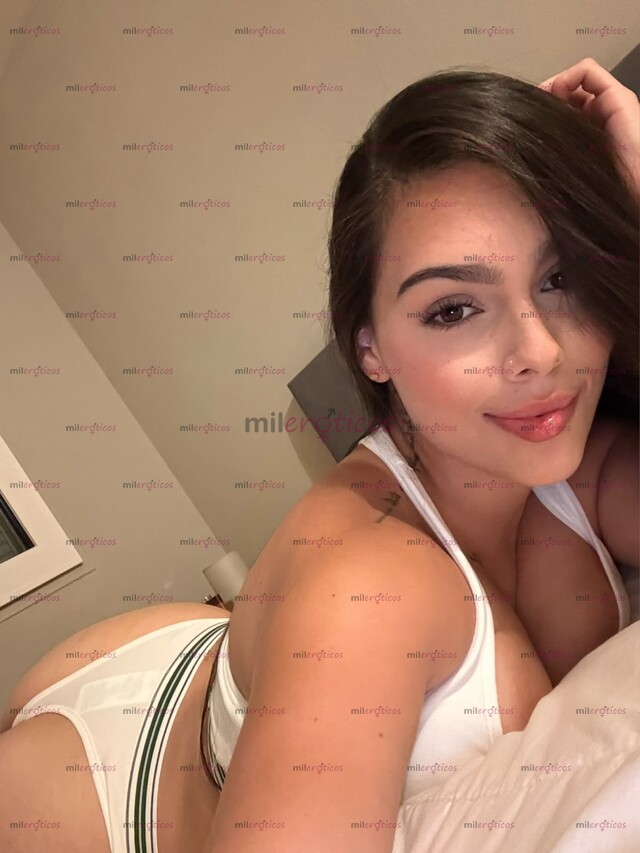 FOTOS DE RICA COLOMBIANA 20 AÑOS! APRETADITA BLANQUITA TETAS RICAS PEZONES ROSITAS REAL!!