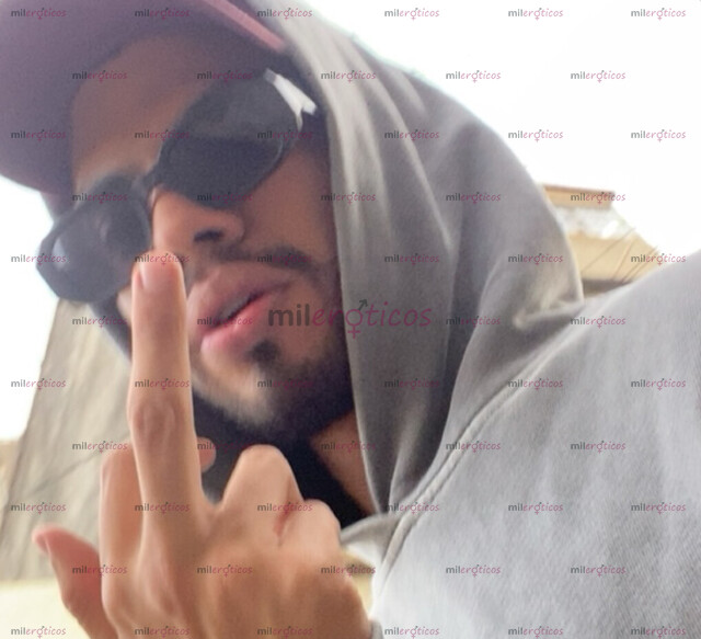 FOTOS DE JOVEN ACTIVO MORENO DOMÍNANTE CACHONDO Y MORBOSO