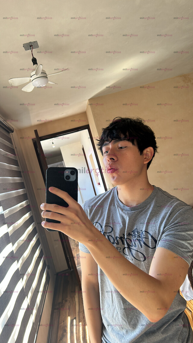 FOTOS DE CALEB 20 AÑOS NUEVO EN ESTO CON GANAS DE PASARLA BIEN