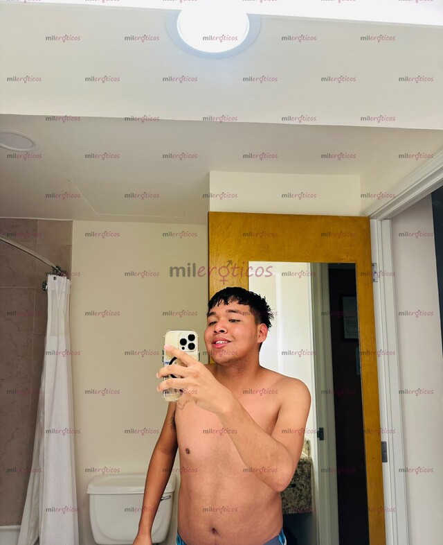 FOTOS DE JOVEN INTER MORENO, DISPUESTO A CUMPLIR TODAS TUS FETICHES Y FANTACIAS