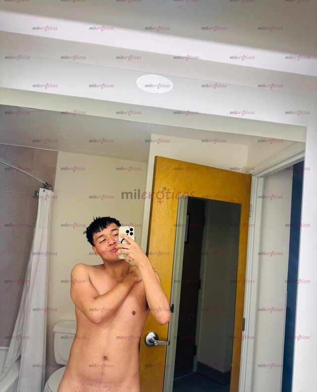 FOTOS DE JOVEN INTER MORENO, DISPUESTO A CUMPLIR TODAS TUS FETICHES Y FANTACIAS
