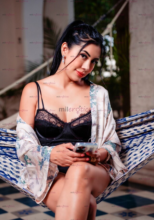 FOTOS DE JEYNI MORENITA ARDIENTE, CARIÑOSA, SEXY