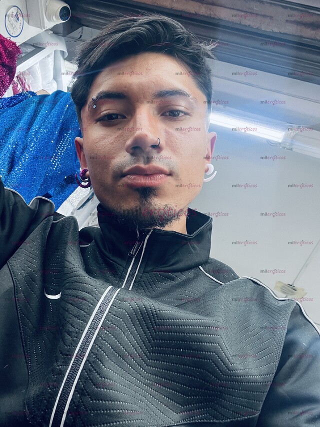 FOTOS DE FLACO ENCANTADOR ARRECHO VERGON CON SITIO VIP