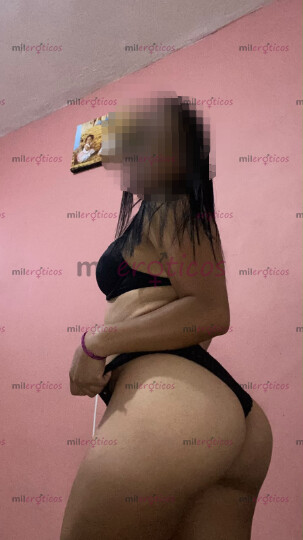 FOTOS DE MORENITA SUPER RICA CON GRANDES GLÚTEOS, UNA CINTURITA MUY RICA Y MUY CACHONDA