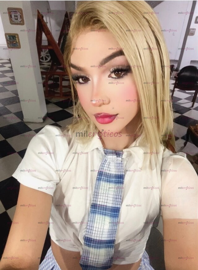 FOTOS DE CHICA ALTA, TATUADA, OJOS CLAROS, CREATIVA, CULONA Y VENGOCITA