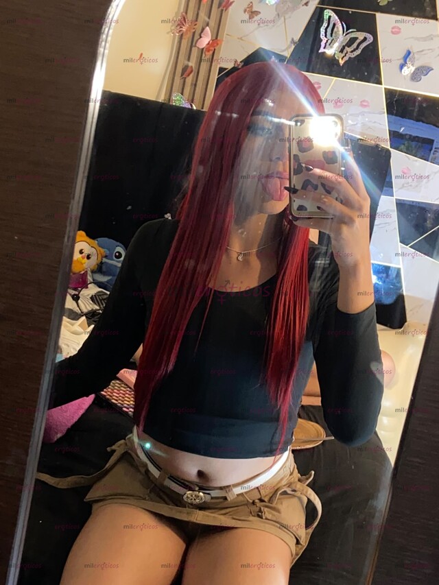FOTOS DE CHICA ALTA, TATUADA, OJOS CLAROS, CREATIVA, CULONA Y VENGOCITA