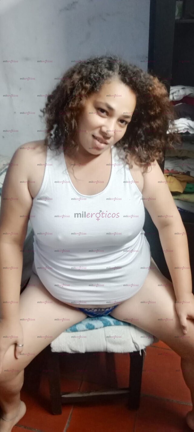 FOTOS DE ÁNGELA VENEZOLANA CON GANAS DE HOMBRE CON UN MURAL PODEROSO EN SALUD