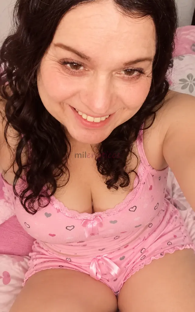 Soy una chica trans maduravengo a ofrecer mis servicios para varones activos bisexuales ven a disfrutarme atiendo hombres primerizoscorridas en mi boc...