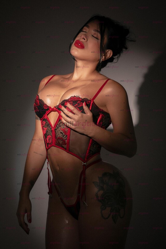 FOTOS DE VANESSA, EXPERTA EN ORAL PROFUNDO Y CON MOVIMIENTOS EXCITANTES