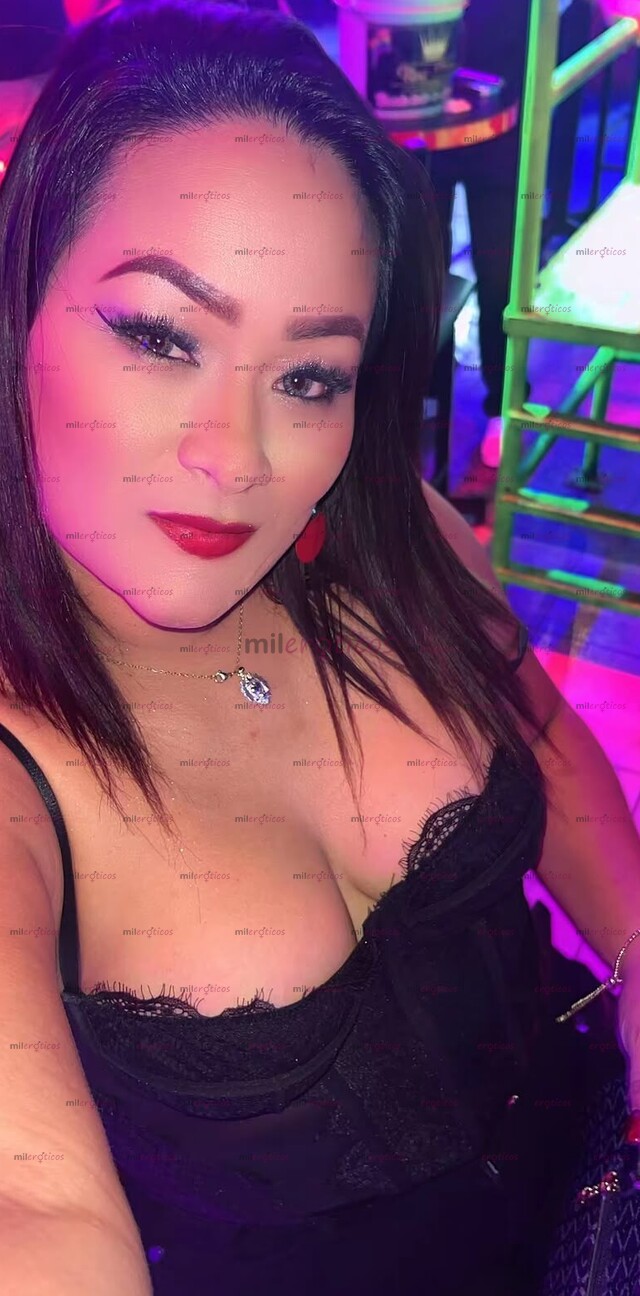 FOTOS DE HOLA AMOR SOY KARLA UNA COLOMBIANA HERMOSA CON UN ROSTRO ENCANTADOR.