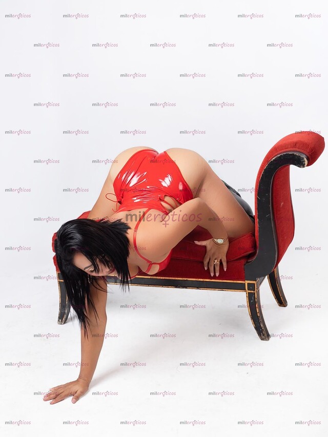 FOTOS DE HOLA AMOR SOY KARLA UNA COLOMBIANA HERMOSA CON UN ROSTRO ENCANTADOR.