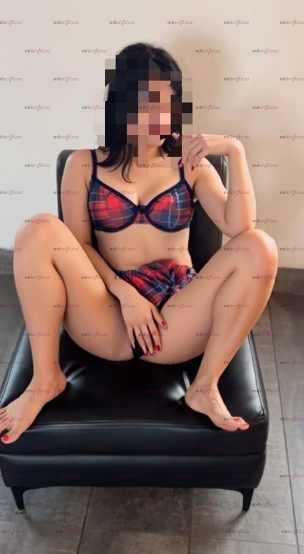 FOTOS DE HOLA MI AMOR, ME LLAMO EMILY TENGO 19 AÑOS Y ESTOY APRETADITA