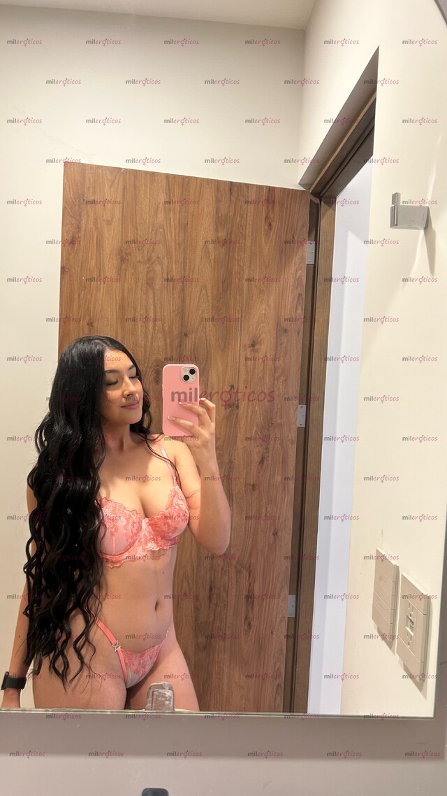 FOTOS DE HERMOSA MODELO PELINEGRA DE ROSTRO ANGELICAL