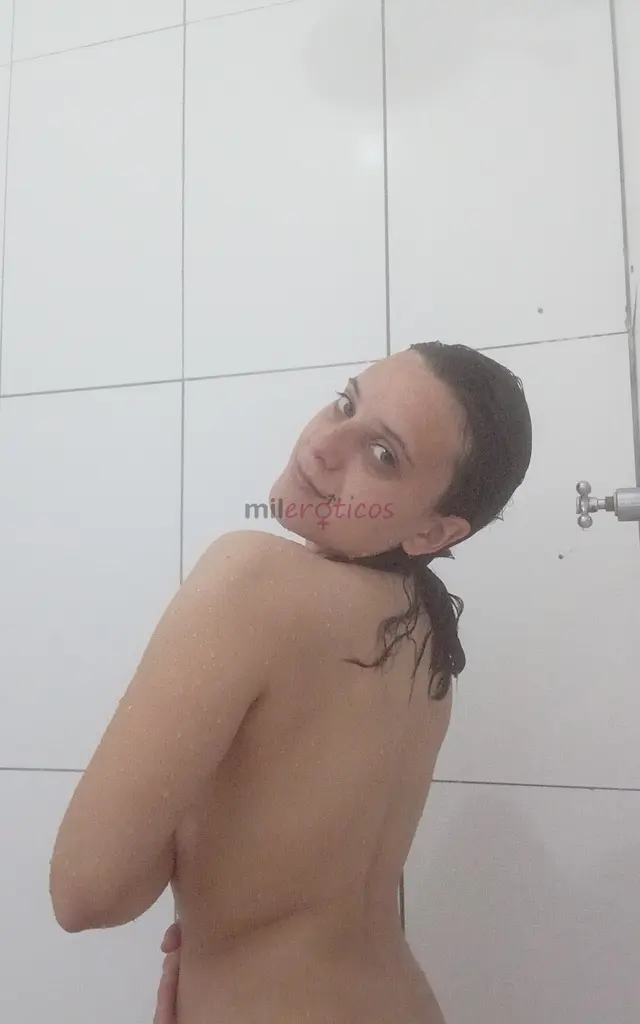 Ola me chamo nicoly estou cobrando 200 a hora e 50 meia hora nao faco anal e nao beijo na boca oral de camisinha vendo fotos e videos e realizo chamad...
