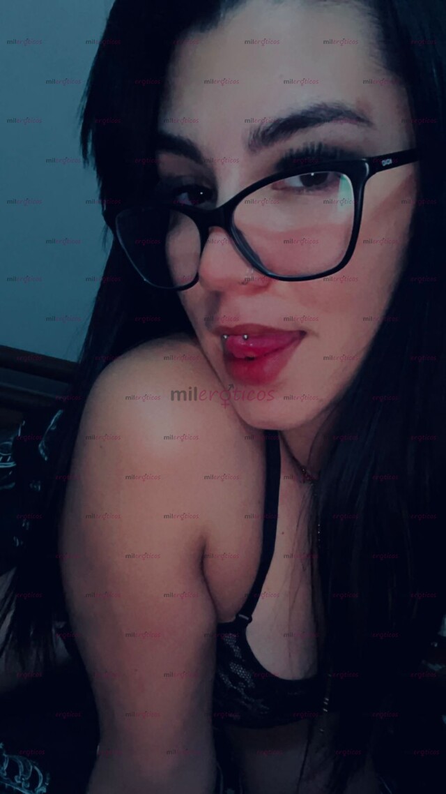 FOTOS DE JOVENCITA CALIENTE Y ATREVIDA DISPUESTA A COMERSE TU VERGA Y DARTE PLACER