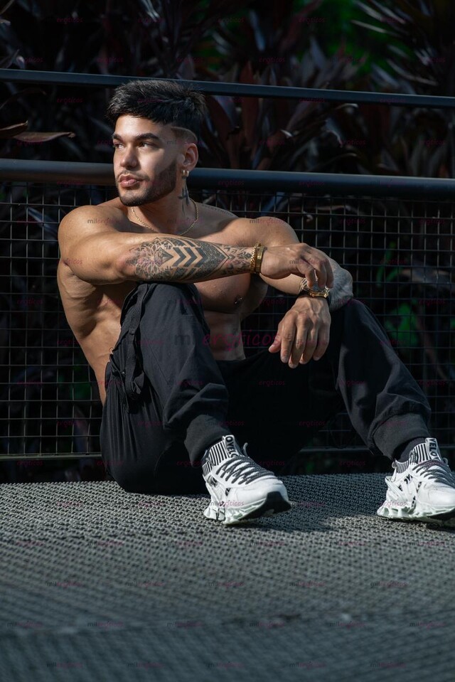 FOTOS DE TOP FITNESS MAN CALIENTE, COMPLACIENTE Y MUY RENDIDOR. CUMPLIRÉ TUS FANTASÍAS