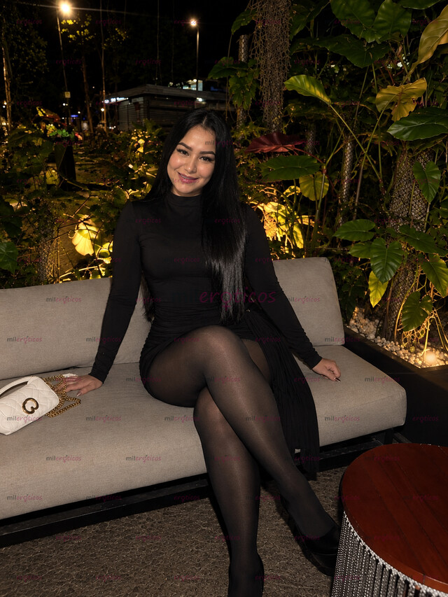 FOTOS DE RICA MUJER FEMENINA PELI NEGRA DISPONIBLE PARA COMPLACERTE EN TUS FANTASÍA