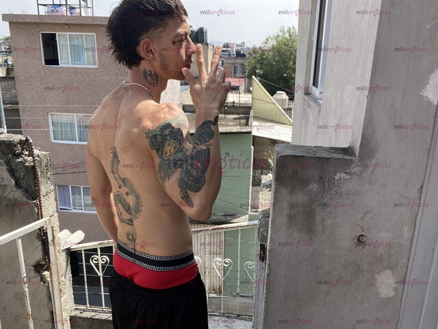 FOTOS DE JOVEN MASCULINO ATLÉTICO Y CALIENTE MANDA DM PARA MÁS INFO