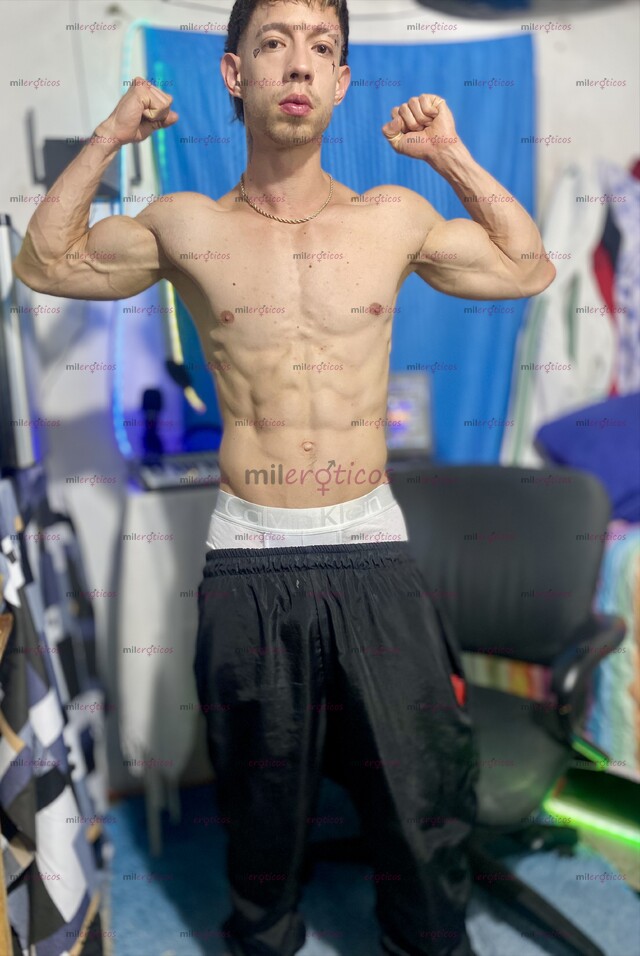 FOTOS DE JOVEN MASCULINO ATLÉTICO Y CALIENTE MANDA DM PARA MÁS INFO