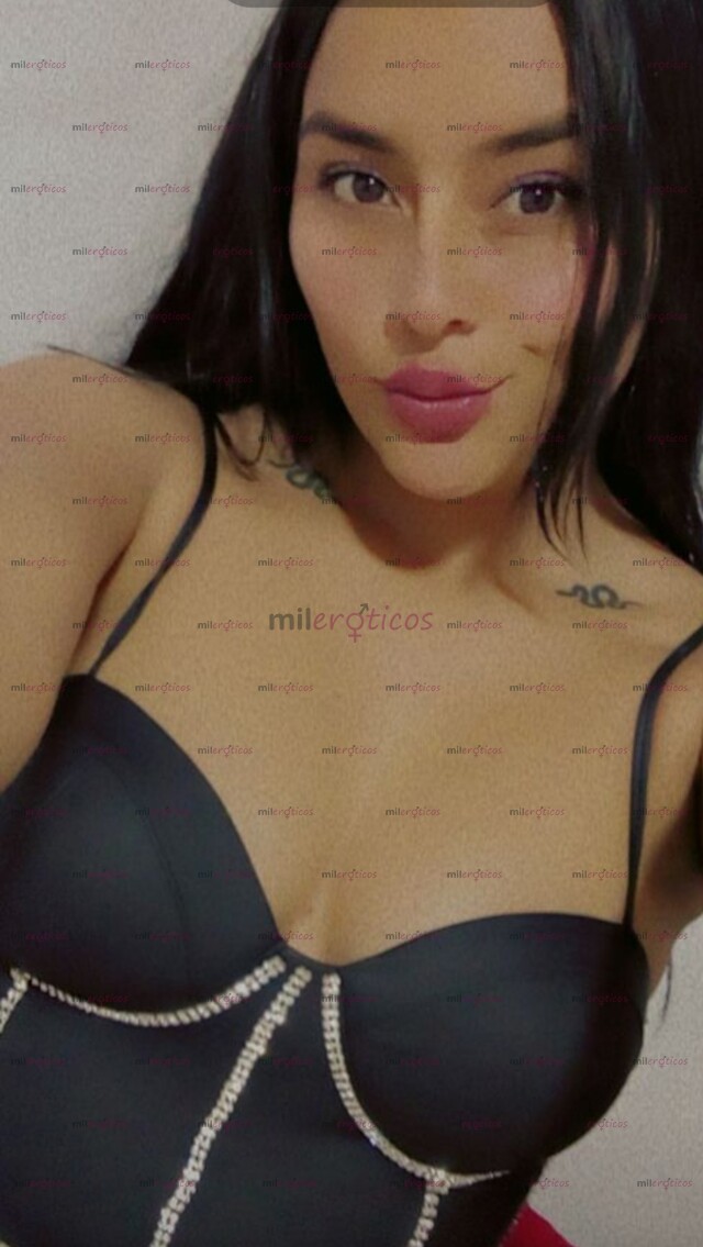 FOTOS DE HERMOSA PELINEGRA CON SENOS NATURALES DISPUESTA A COMPLACERTE ARDIENTE SEXY