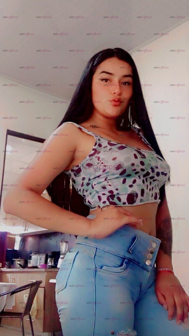 FOTOS DE HERMOSA PELINEGRA CON SENOS NATURALES DISPUESTA A COMPLACERTE ARDIENTE SEXY