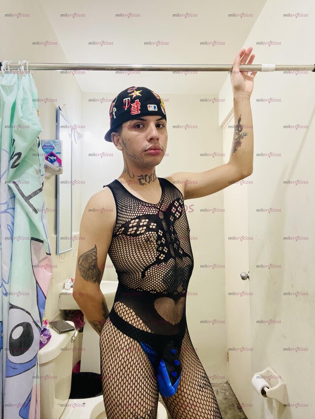 FOTOS DE BONITO, CACHONDO,TATUADO,AMADO,OJOS CLAROS,PELO NEGRO