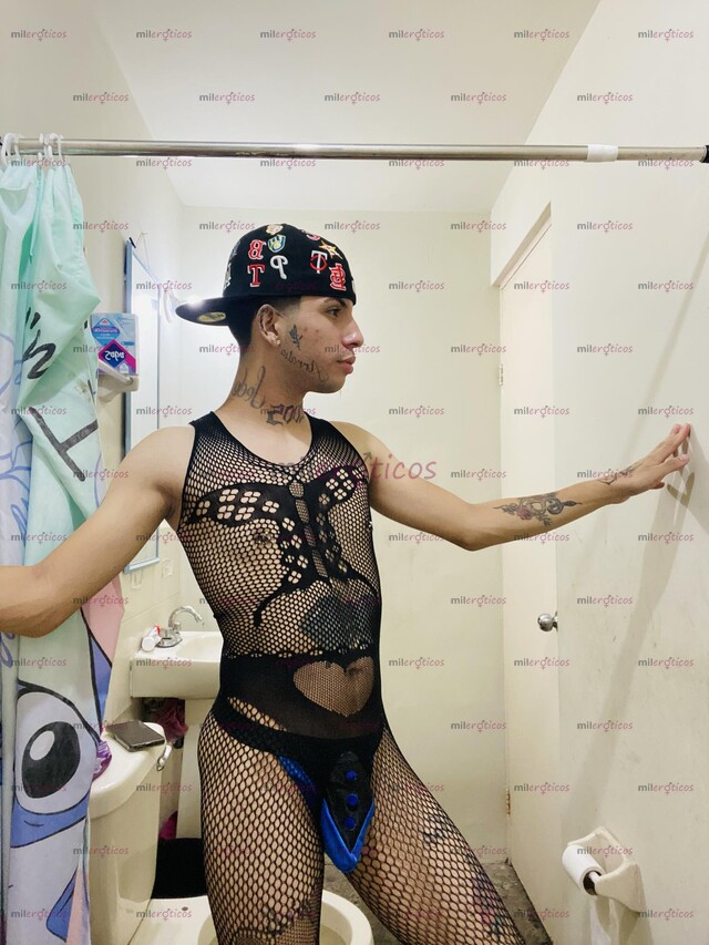 FOTOS DE BONITO, CACHONDO,TATUADO,AMADO,OJOS CLAROS,PELO NEGRO