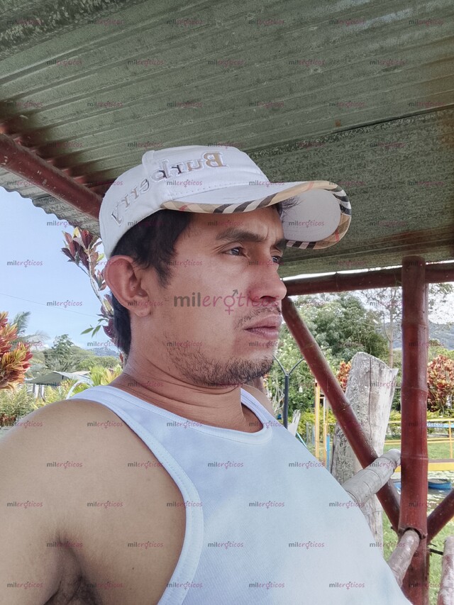 FOTOS DE HOMBRE DISPUESTO A SATISFACER TODAS LAS NECESIDADES EN MASAJES PARA LAS MUJERES