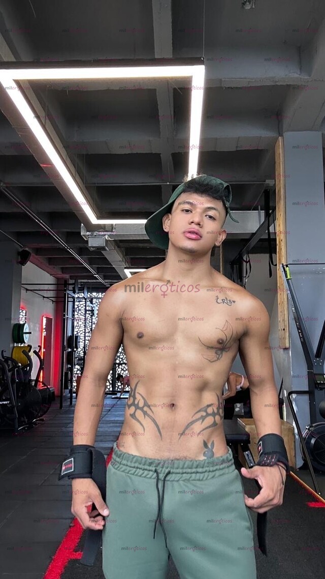 FOTOS DE JOVEN APUESTO CUMPLO FANTASÍA Y TUS DESEOS SEXUALES