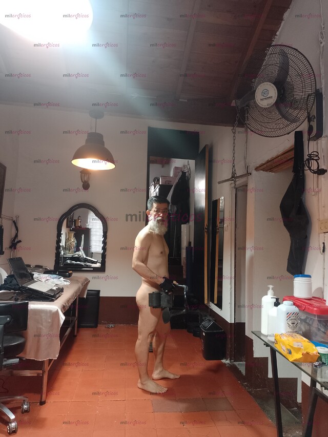 FOTOS DE MASAJISTA VETERANO EN MASAJES OFREZCO SERVICIO PERSONAL POR HORA EN MEDELLIN