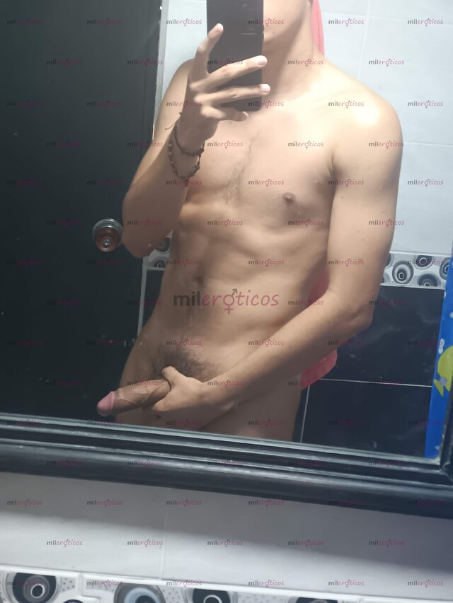 FOTOS DE EL HOMBRE QUE HARÁ ESPECIAL TU NOCHE ELEGANCIA, QUÍMICA Y DISCRECIÓN