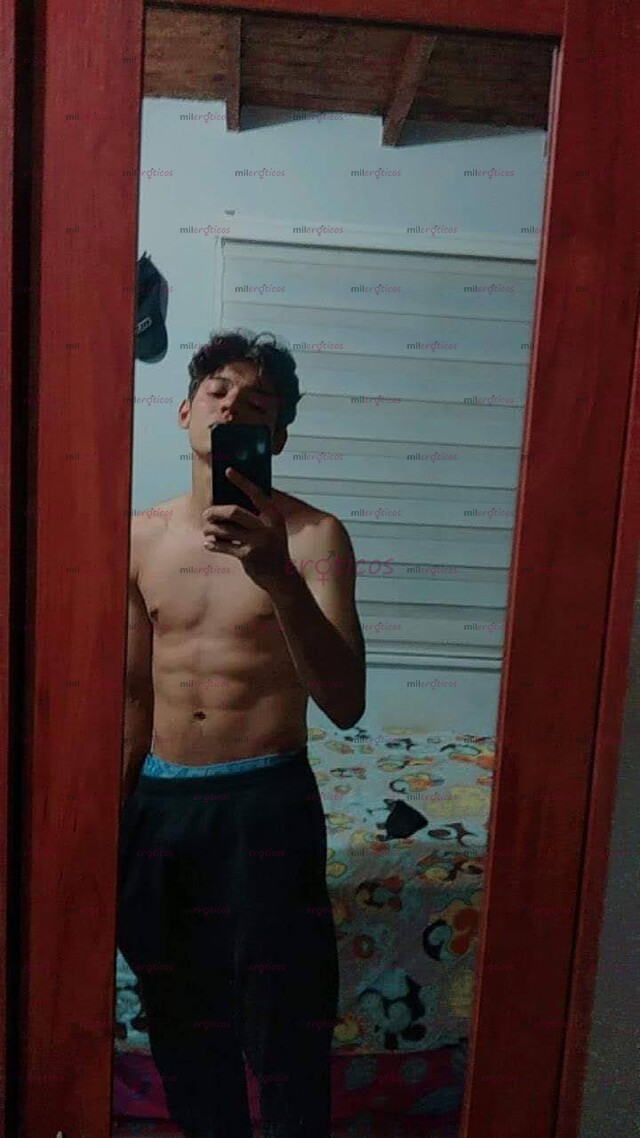 FOTOS DE EL HOMBRE QUE HARÁ ESPECIAL TU NOCHE ELEGANCIA, QUÍMICA Y DISCRECIÓN