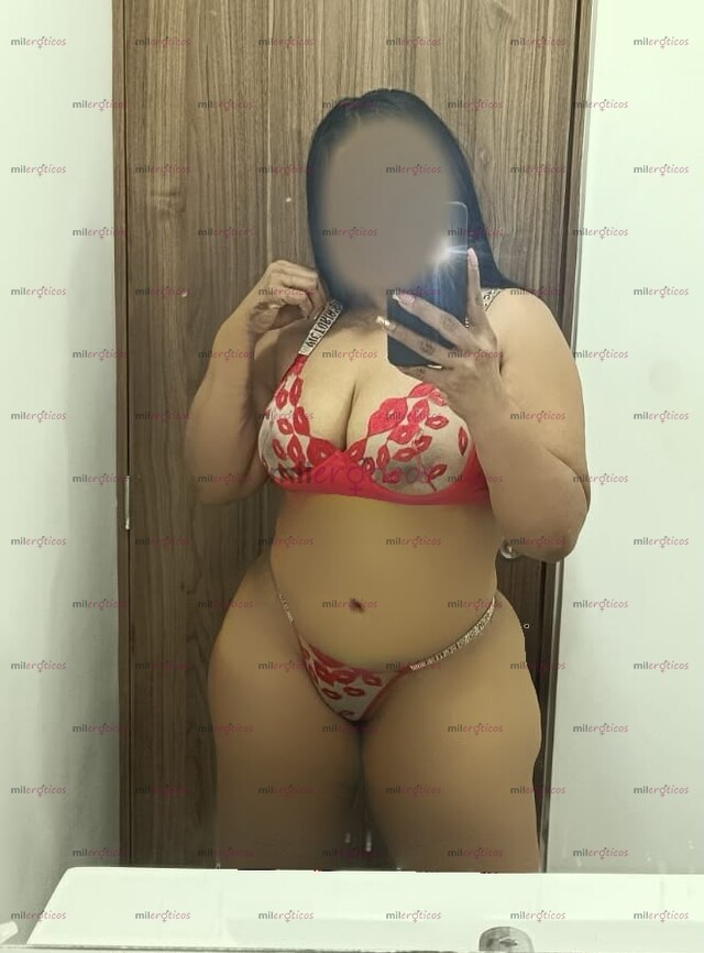 FOTOS DE LA PAISA DE CURVAS GIGANTES YA ESTA EN BOGOTÁ,