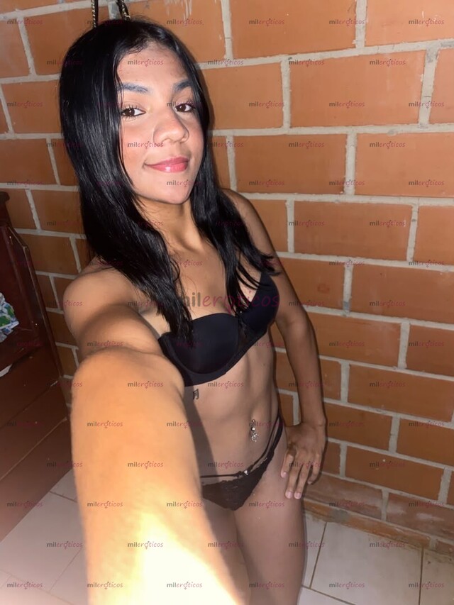 FOTOS DE HERMOSA NENA DIVINA CON RICA CINTURITA UN UNA TOTO MUY APRETADITA Y ROSADITA