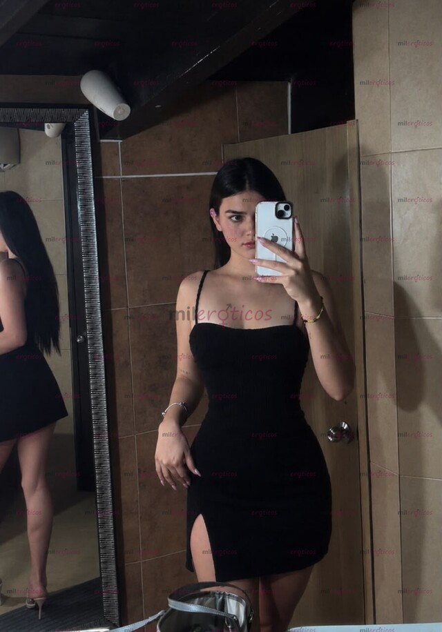 FOTOS DE EMMA MODELO DE 20 AÑOS DELGADA Y MUY GUAPA, VIP