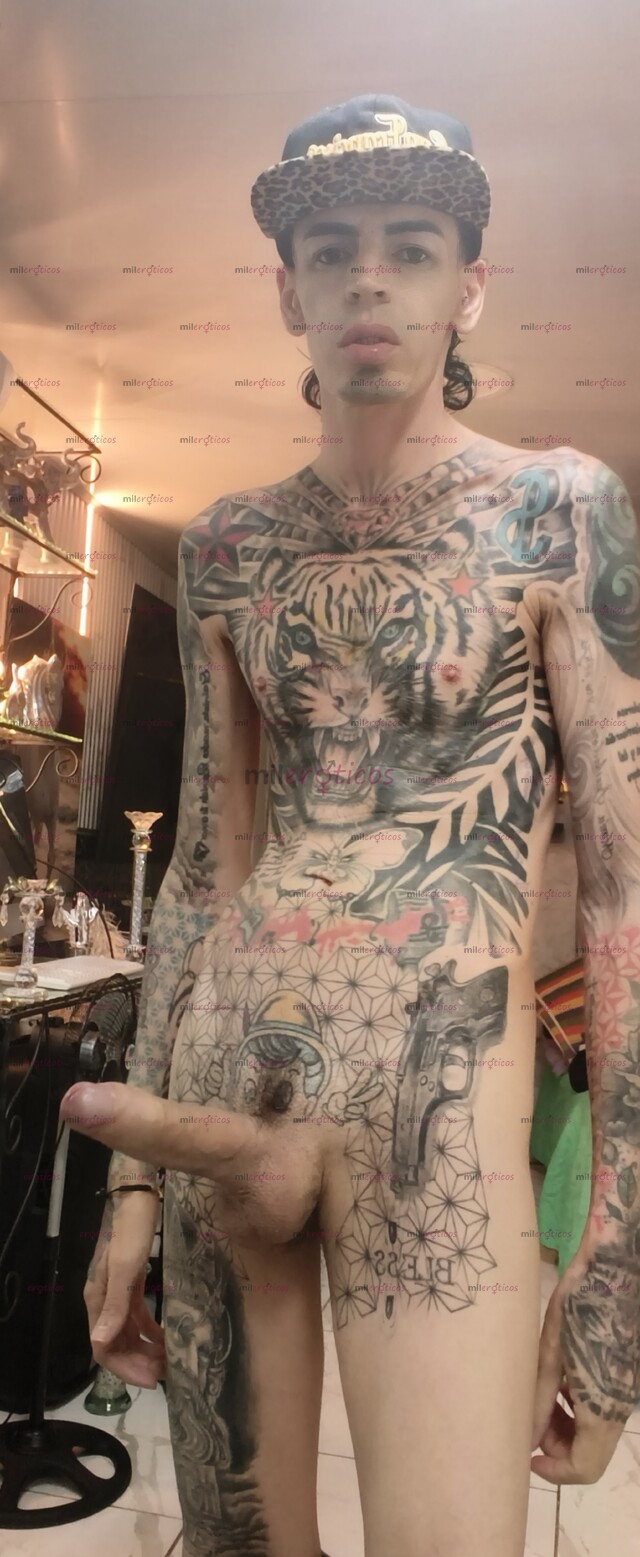 FOTOS DE FLACO ACTIVO TATUADO MORBOSO SEXUAL CON SITIO
