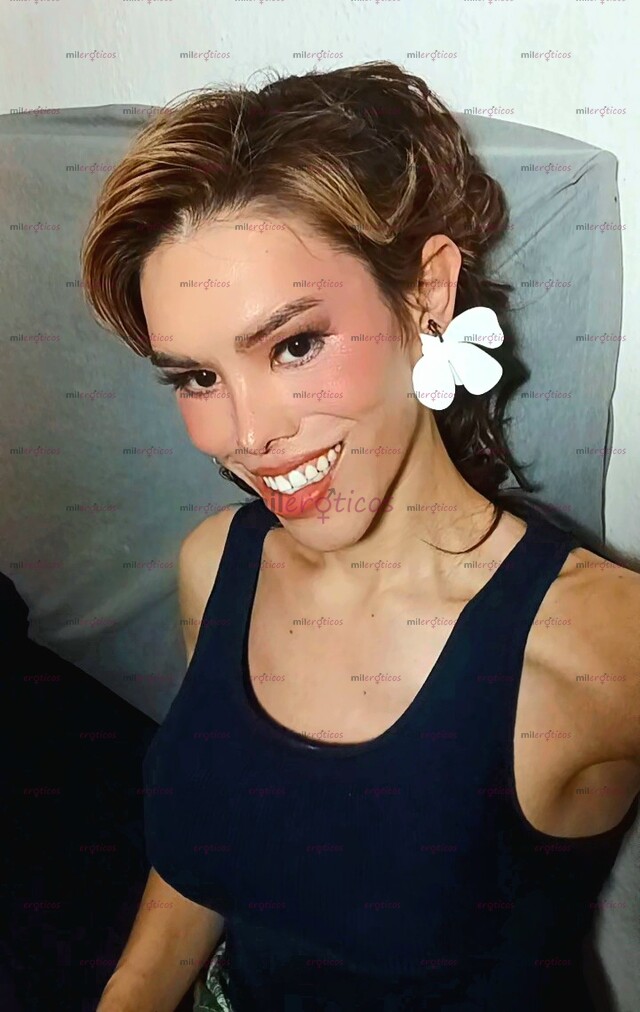 FOTOS DE HERMOSA CHICA CON GRAN DOTACION 20CM DISPONIBLE. PASEMOSLA RICO