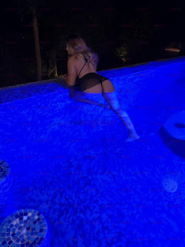 FOTOS DE CHICA NATURAL MUY RICA APRETADITA ECXELENTE SERVICIO PARA TI BB