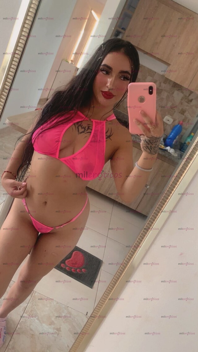 FOTOS DE NAOMI,HERMOSOS SENOS Y ROSTRO DISPUESTA A COMPLASER TE