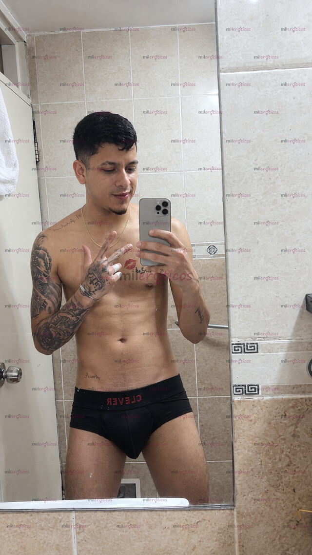 FOTOS DE HOMBRE DE PRESENCIA, MIRADA DOMINANTE Y DESEO SIN LÍMITES