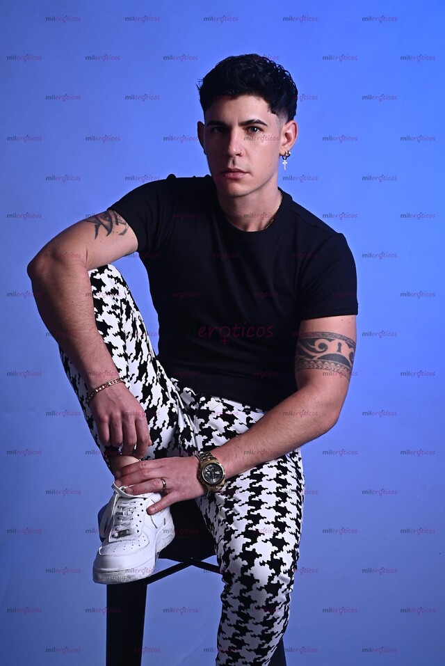 FOTOS DE NUEVO CHICO CUBANO , BISEXUAL , CALIENTE Y MUY DISCRETO