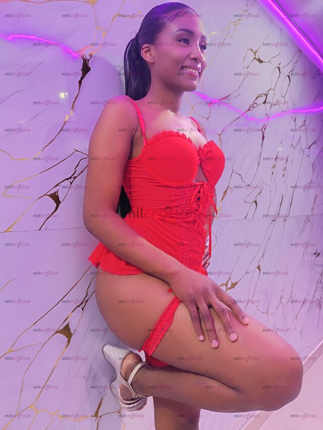 FOTOS DE DANNA, JOVENSITA FLACA CON CULO DELICIOSO Y UNA CARITA PÍCARA