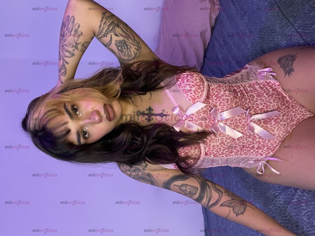 FOTOS DE GATITA SEXY DOMINATRIX CON PIES PEQUEÑOS Y HERMOSOS